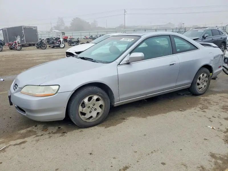 1HGCG3279YA028570