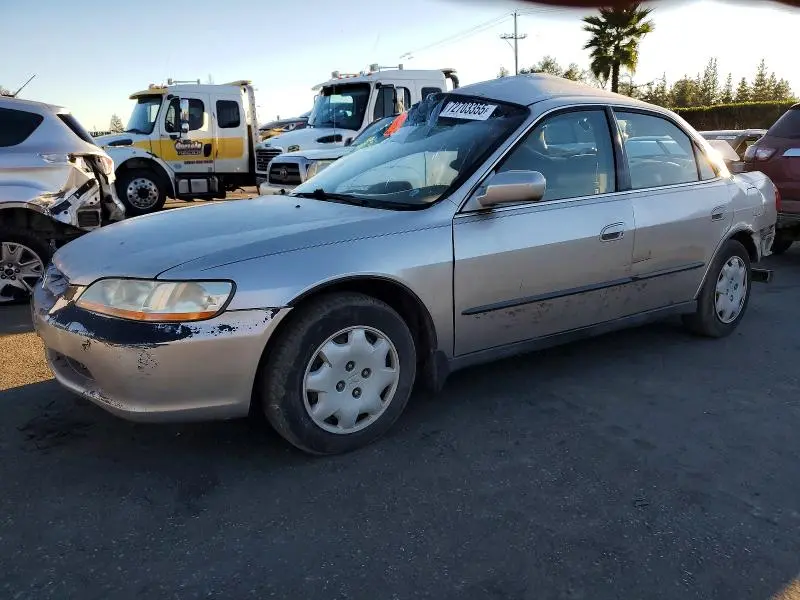 1HGCG564XWA083151