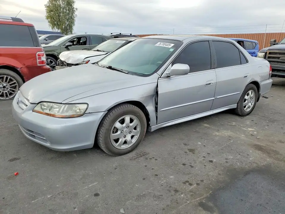 1HGCG566X2A104186