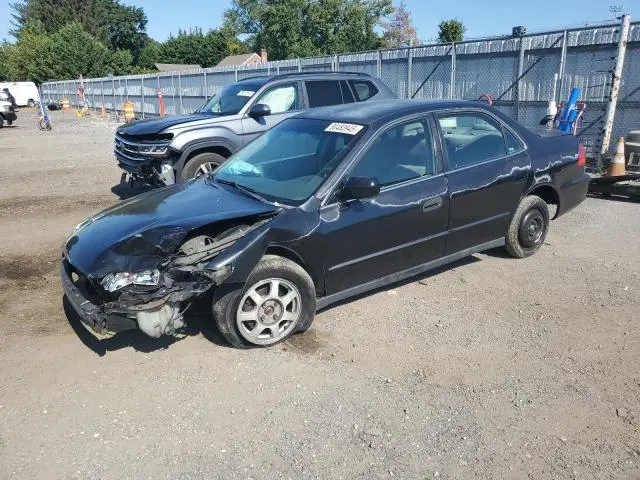 1HGCG6652YA142596