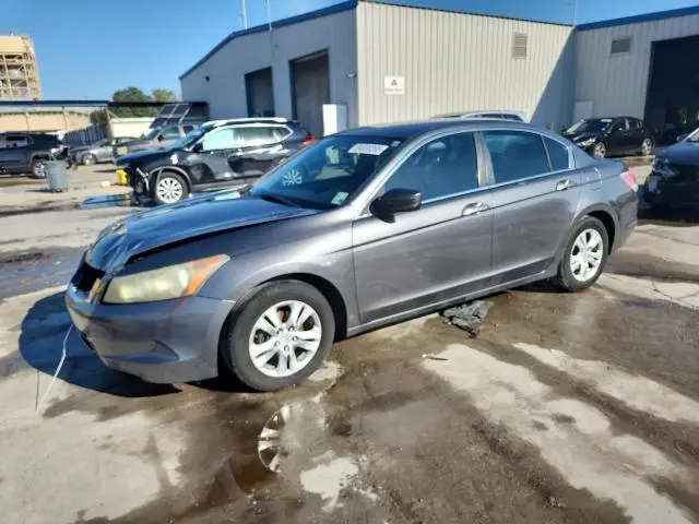 1HGCP26499A200852