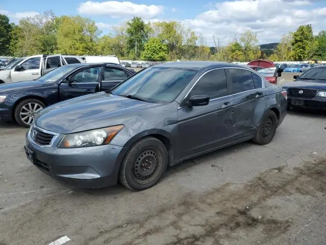 1HGCP2E39AA082010