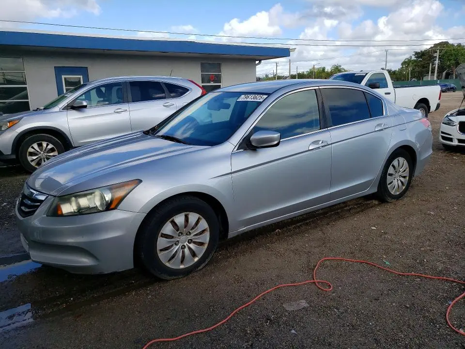 1HGCP2F35CA200975