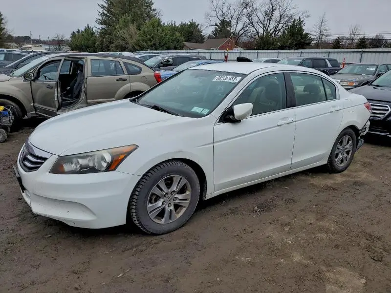 1HGCP2F61CA144804