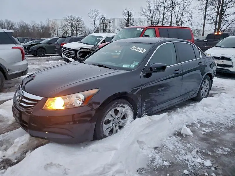 1HGCP2F61CA200742
