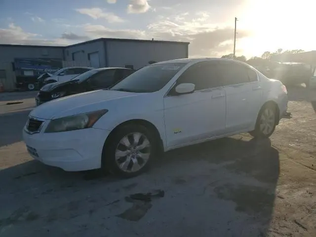 1HGCP2F76AA180008