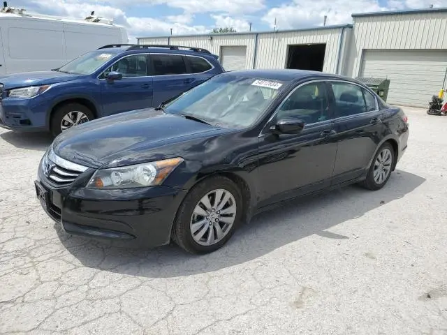 1HGCP2F82BA130054