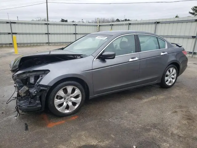1HGCP3F80AA019832
