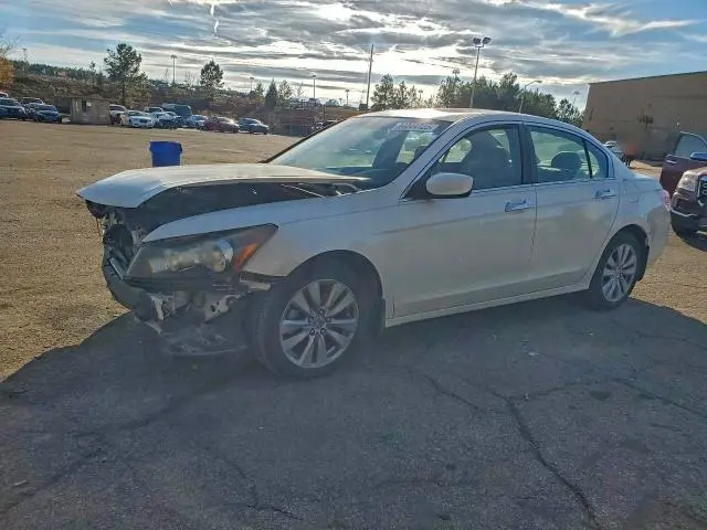 1HGCP3F82CA008396