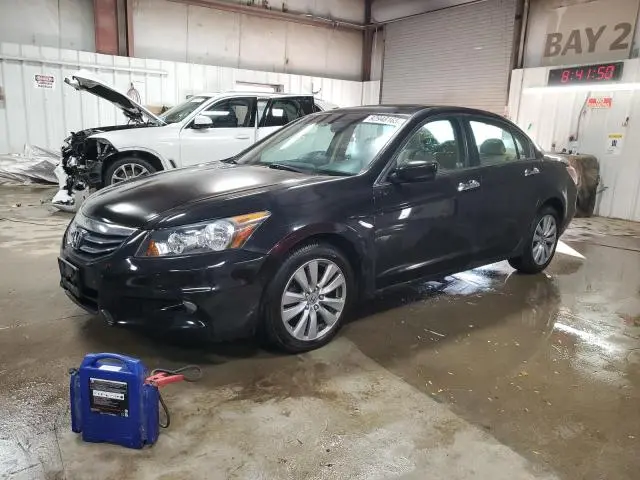 1HGCP3F83CA038006