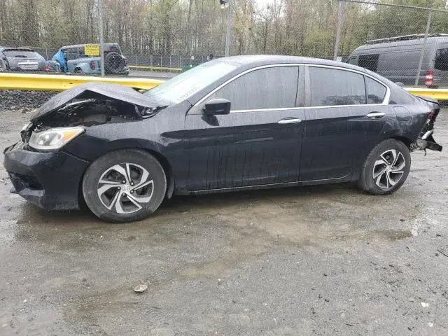 1HGCR2F32HA272573