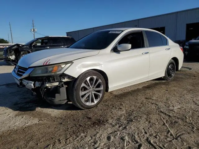 1HGCR2F50DA200282