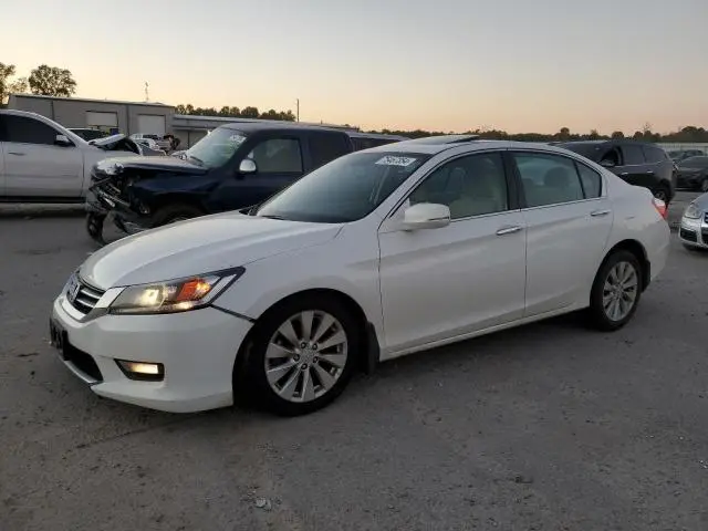 1HGCR2F70FA250331