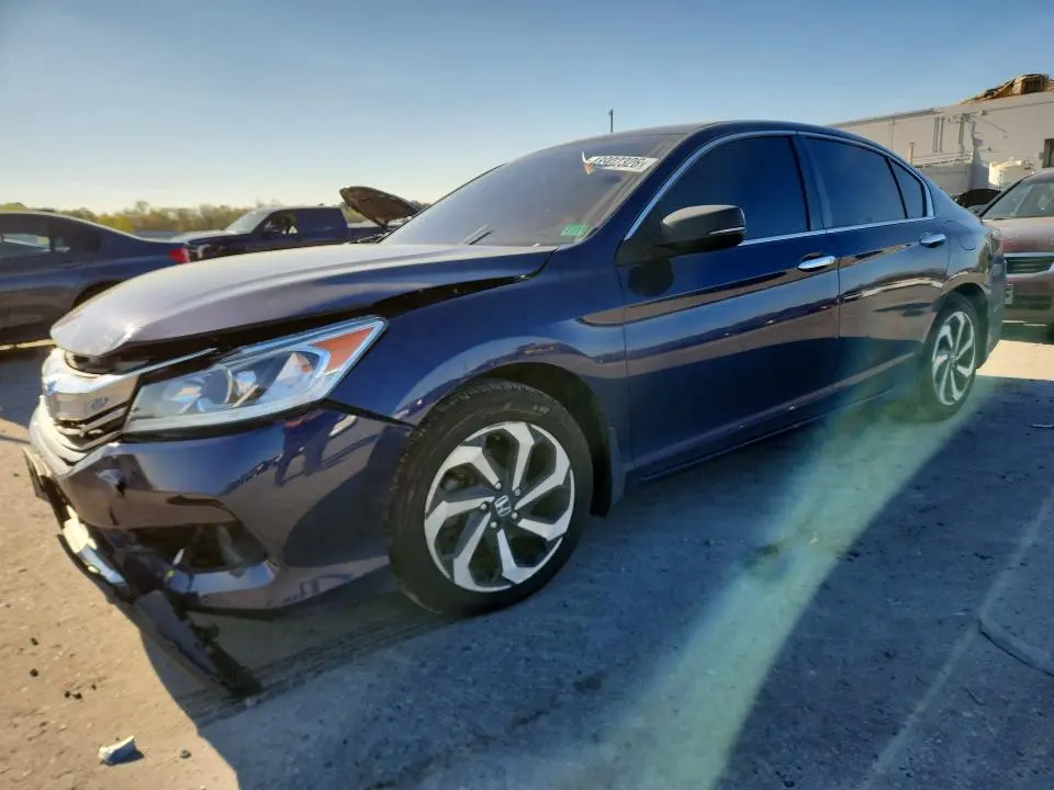 1HGCR2F76GA208232