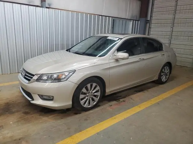 1HGCR2F81DA220826