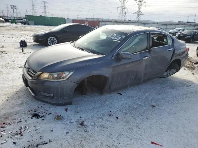 1HGCR3F81DA018557