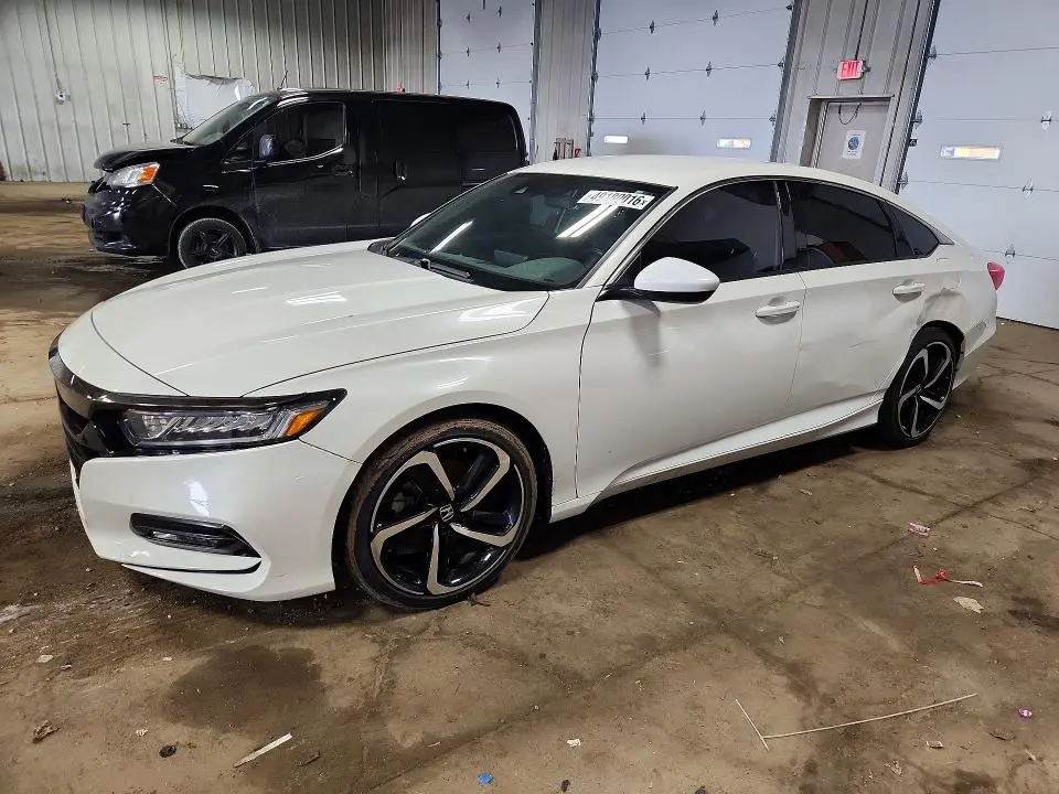 1HGCV1F30JA102384