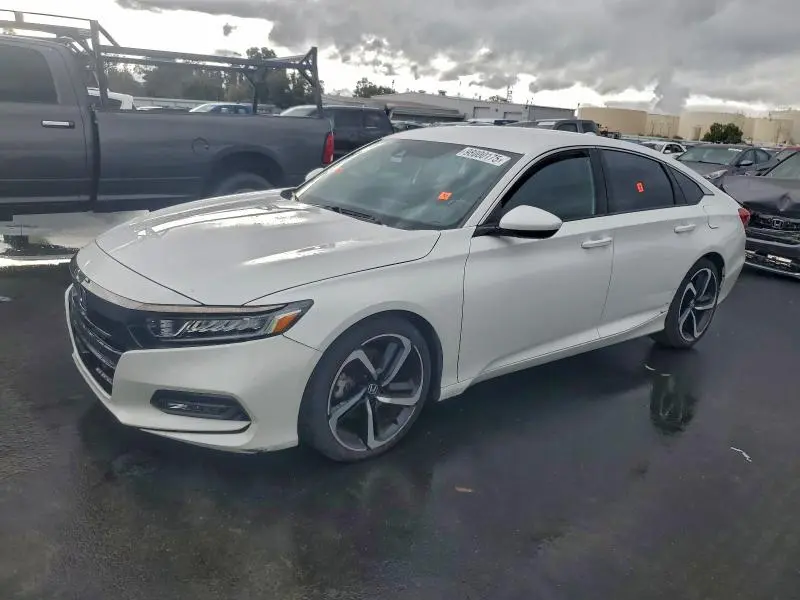 1HGCV1F30JA215784