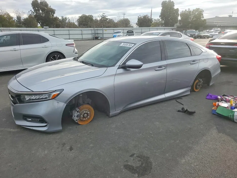 1HGCV1F31KA128932
