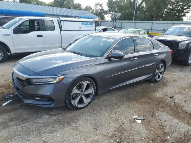 1HGCV2F98KA020883
