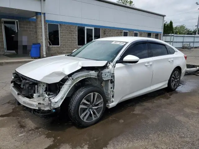 1HGCV3F17KA015352