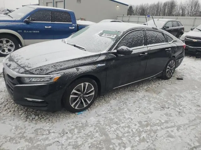 1HGCV3F51KA010263
