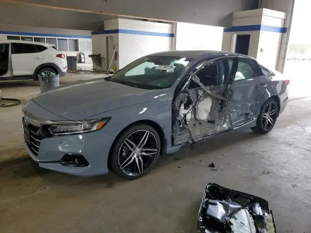 1HGCV3F90NA006065