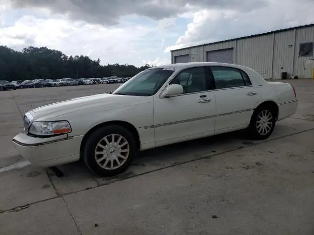 1LNHM81V66Y614072