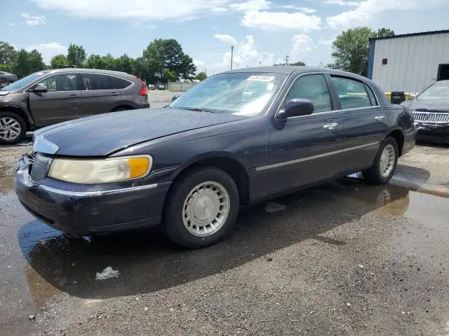 1LNHM81W2YY918401