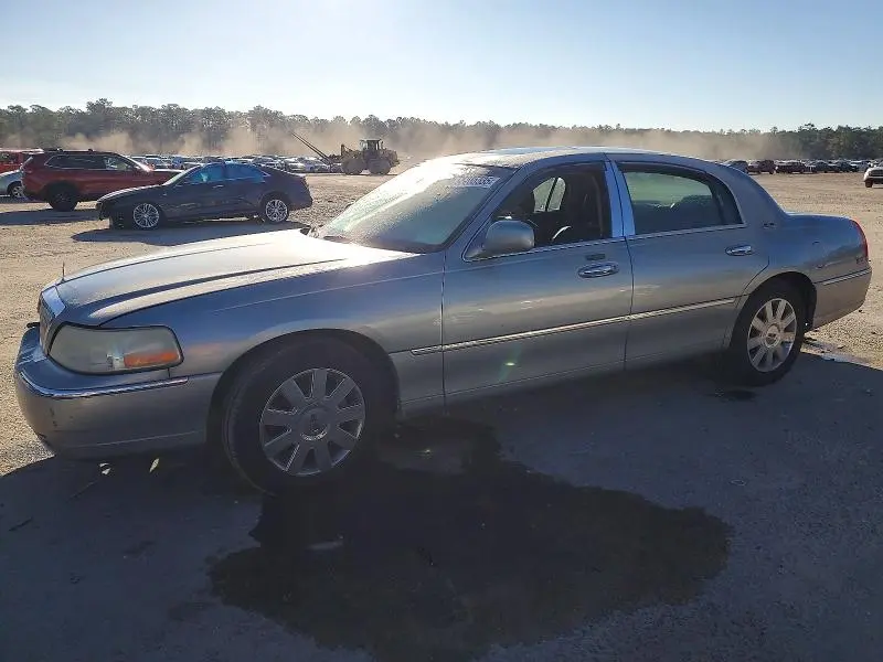 1LNHM82V66Y630402