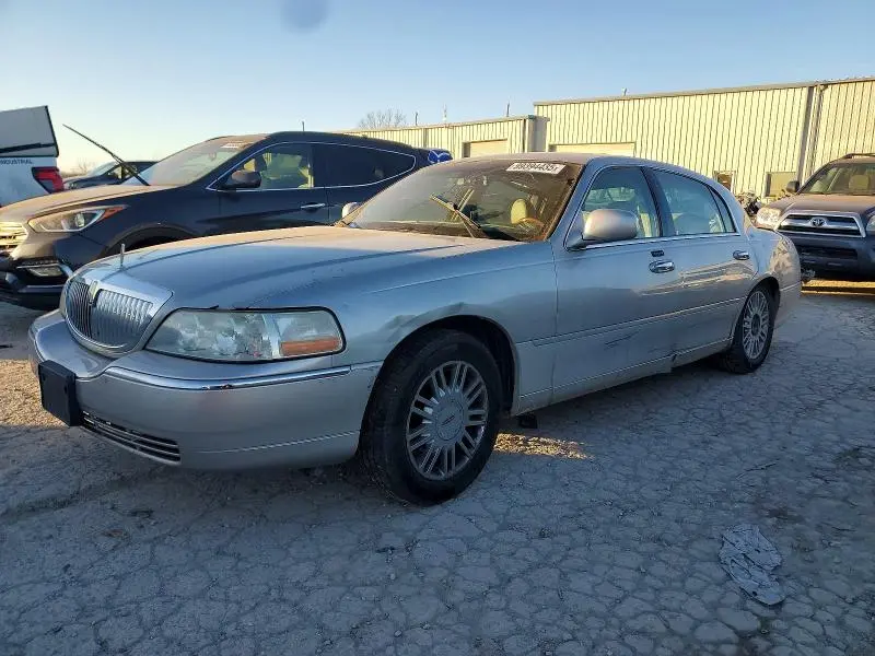 1LNHM82V67Y617022