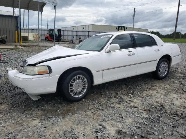 1LNHM82VX6Y630547