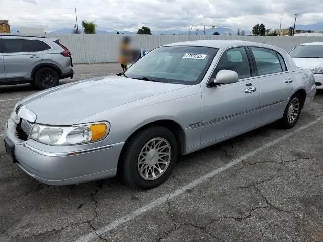 1LNHM82W52Y661319