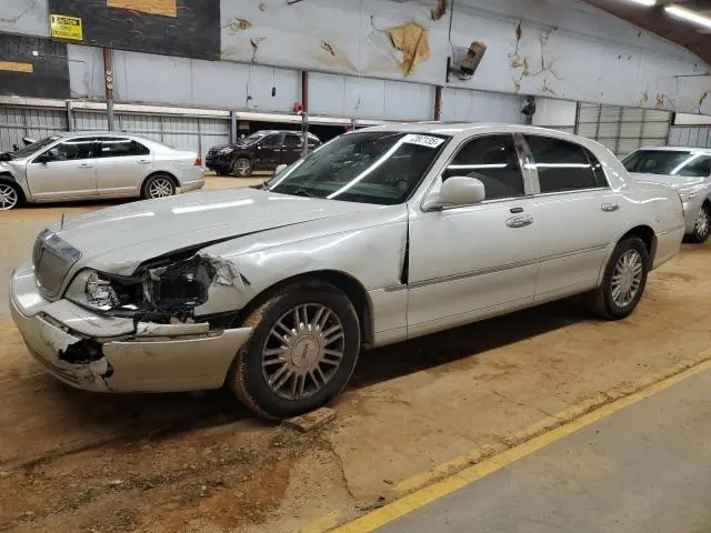 1LNHM83V26Y611845