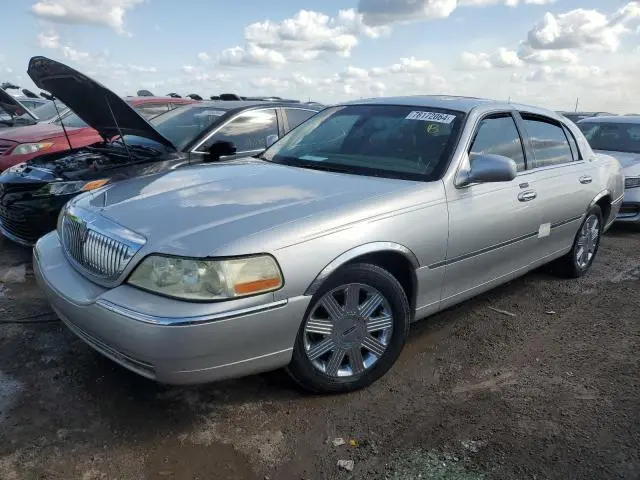 1LNHM83W53Y620558
