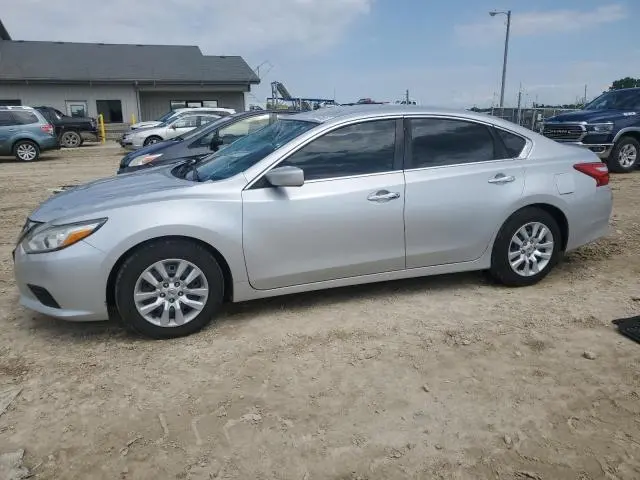 1N4AL3AP1HN303995