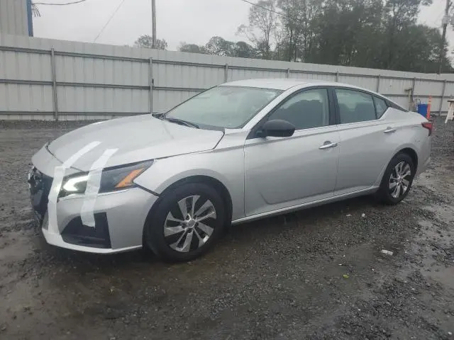 1N4BL4BV1RN322135