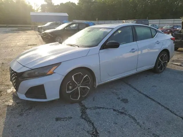 1N4BL4CV9RN400403