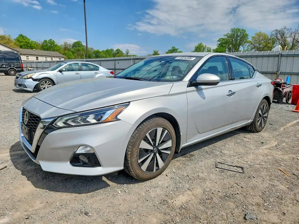 1N4BL4EW9MN324809