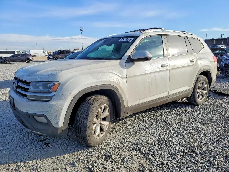 1V2LR2CA5JC508000