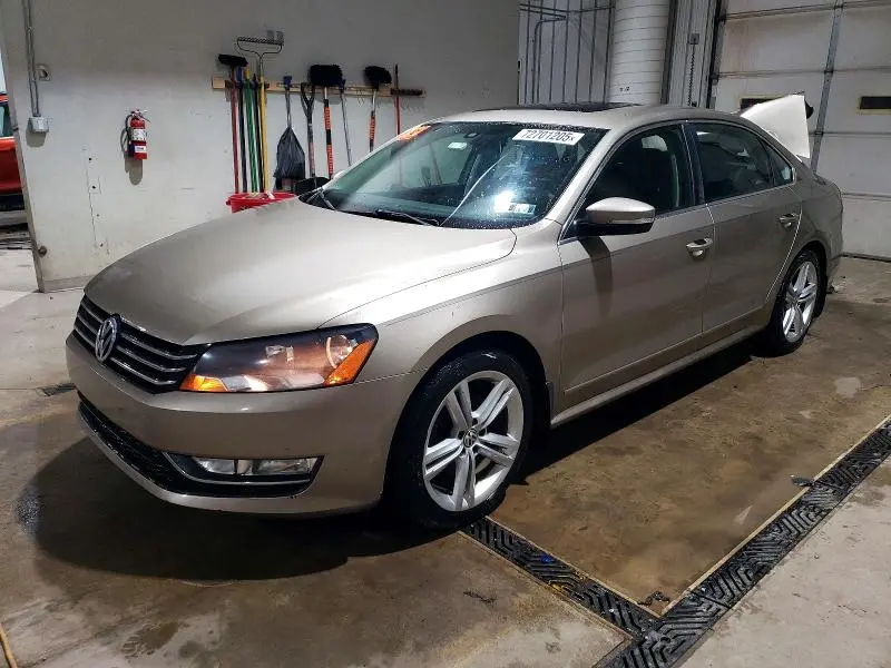 1VWBT7A33FC044757