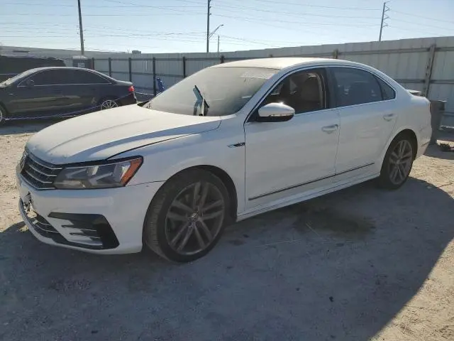 1VWDT7A38HC048704
