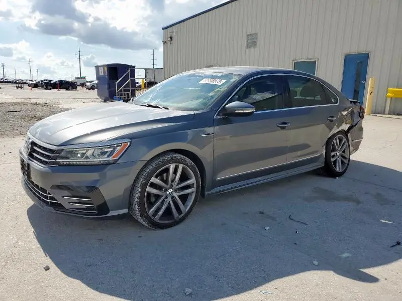 1VWDT7A38HC084814