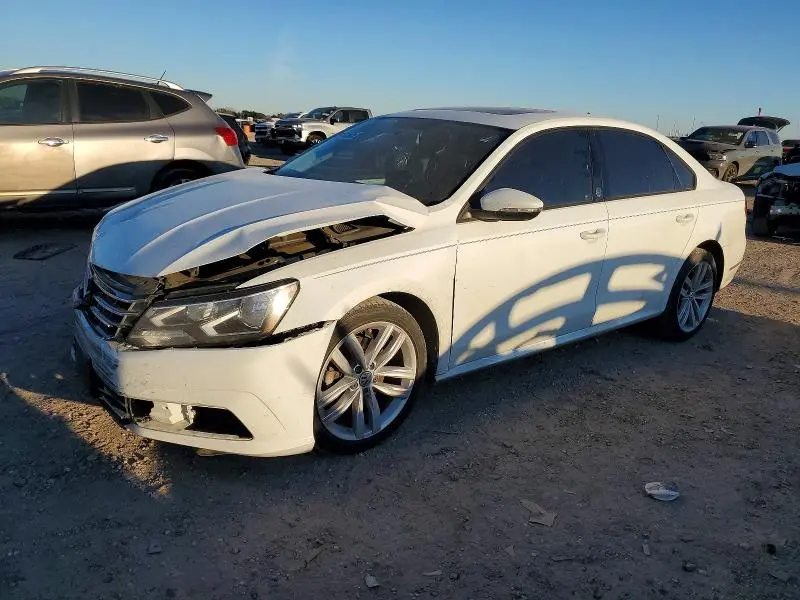 1VWLA7A30KC008934
