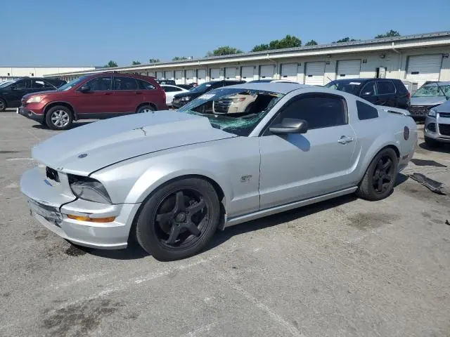 1ZVFT82H975199885