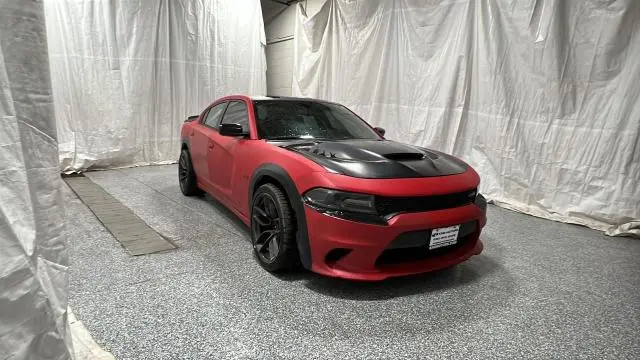 2C3CDXCT8HH560795