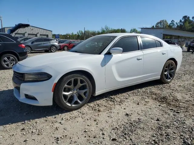 2C3CDXHGXFH896179