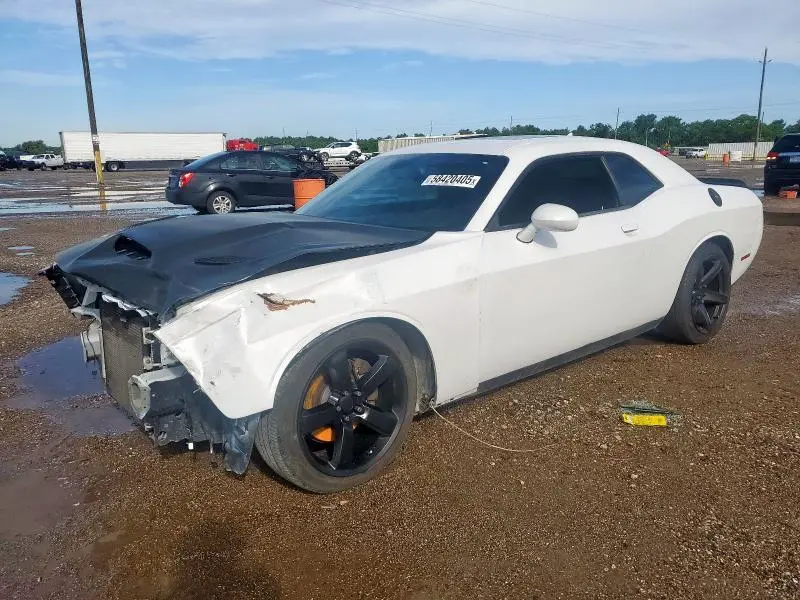 2C3CDZAT6FH861304