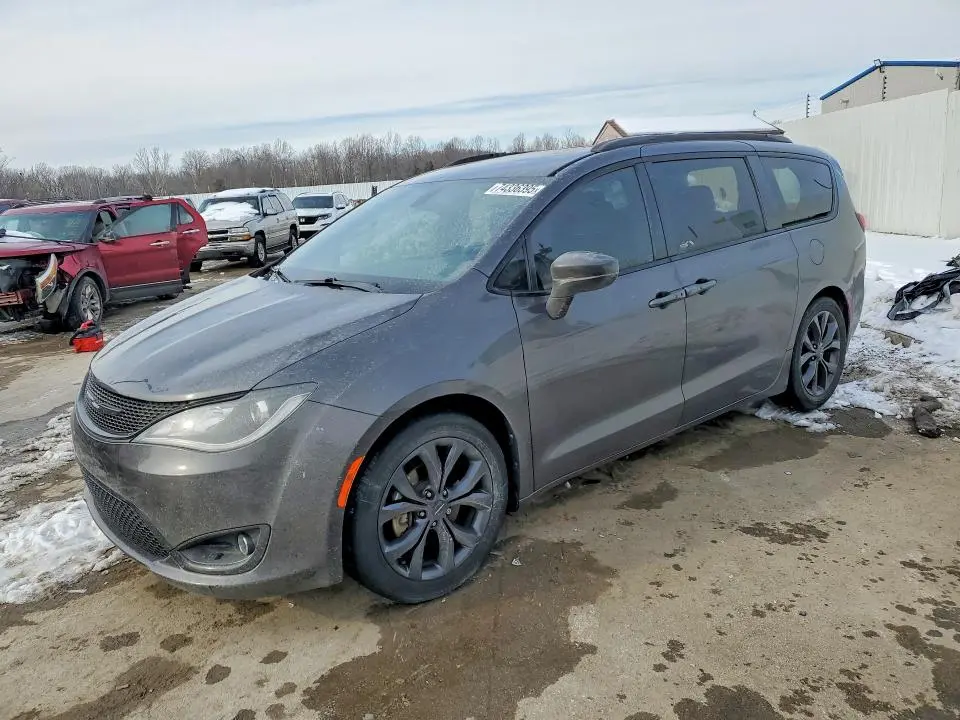 2C4RC1EG2JR168210