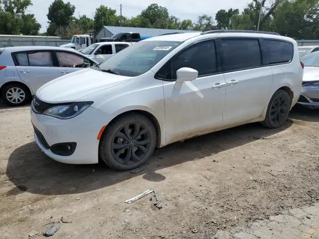 2C4RC1EG5JR352427